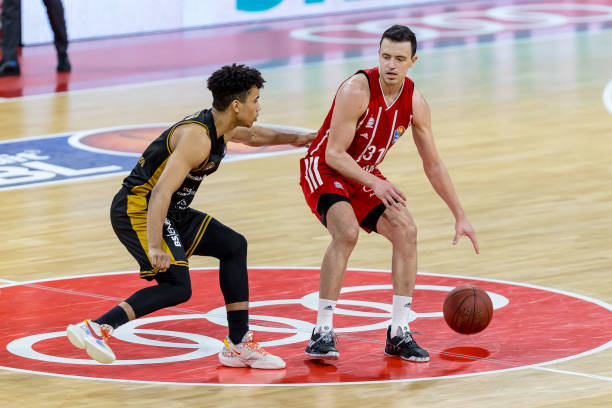 凭借小瓦格 凭借小瓦格